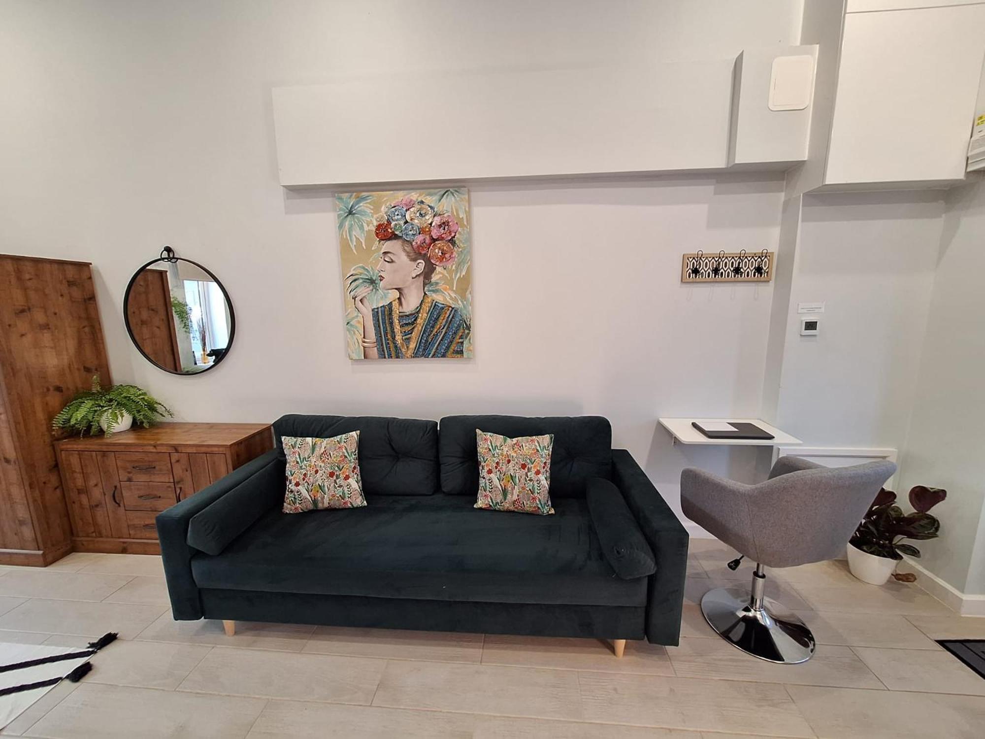New, Stylish Studio Flat With Private Patio And Free On-Street Parking Check Out At 11Am Bournemouth Bagian luar foto